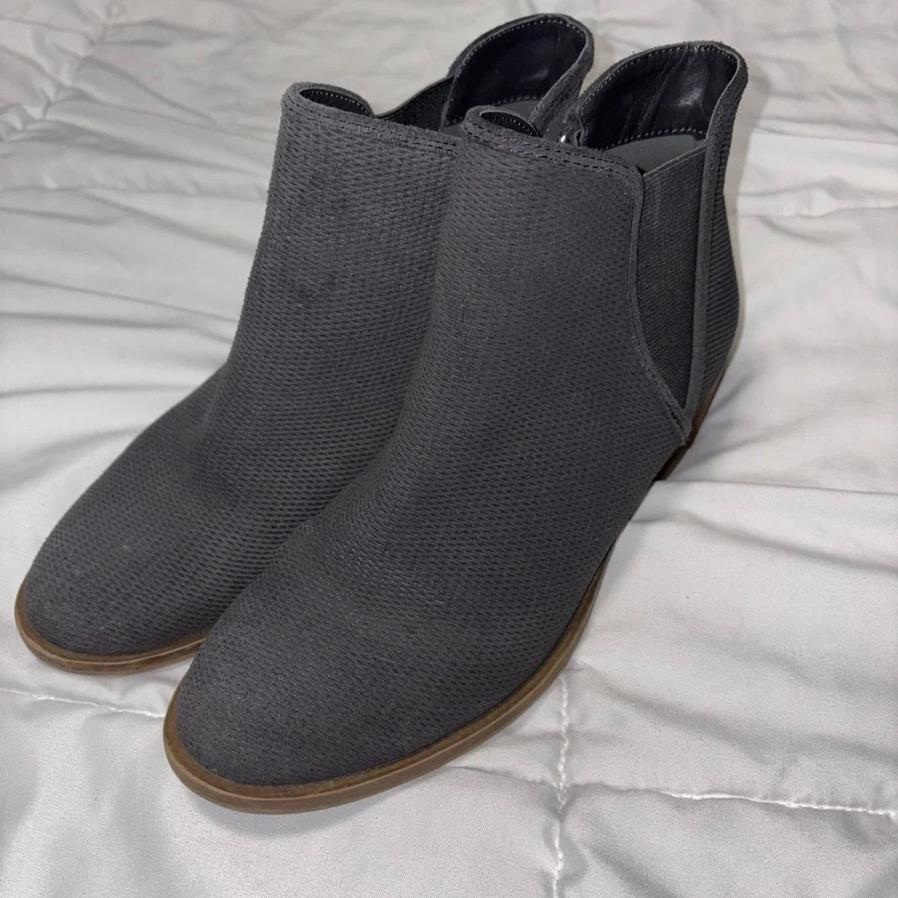Kensie Gerona Leather Ankle Bootie Pointed Toe charcoal grey perforated size 7.5